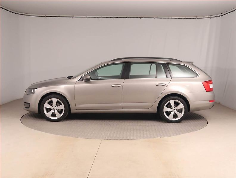 Škoda Octavia (2013) Elegance 1.6 TDI, Automat - fotka 3 z 16