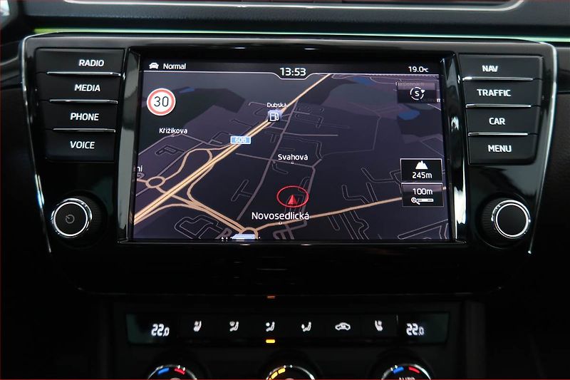Škoda Superb (2015) Laurin&Klement 2.0 TDI - fotka 21 z 22