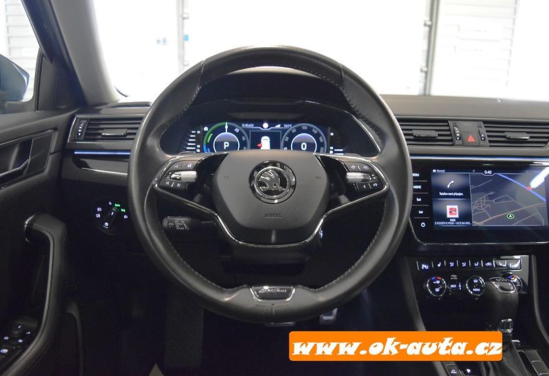 Škoda Superb 1.4 TSI iV LAURIN & KLEMENT  - fotka 38 z 77