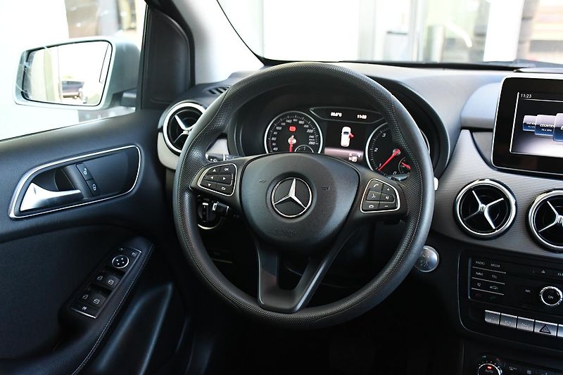 Mercedes-Benz Třídy B 220d PDC 4M N.TOP VYHŘ.SEDAČ - fotka 6 z 38