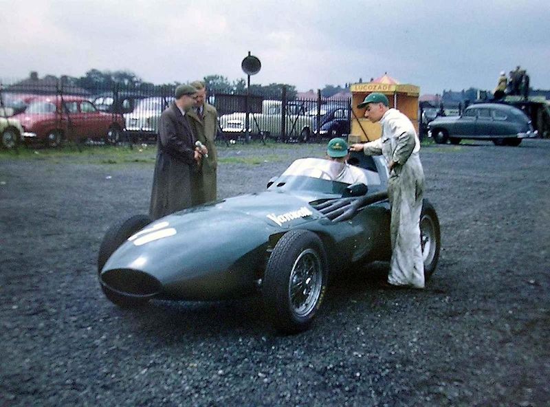 Magazín Motor Sport sestavil žebříček 10 nejúspěšnějších závodních jezdců světa. Tomu vévodí trojice Jim Clark, Lewis Hamilton a Ayrton Senna.