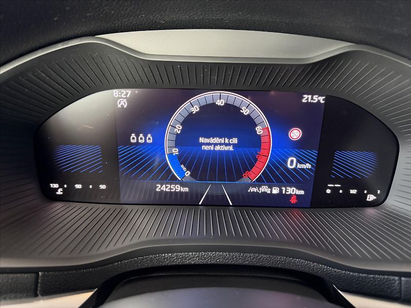 Škoda Karoq 1,0   Selection TOUR - fotka 12 z 19
