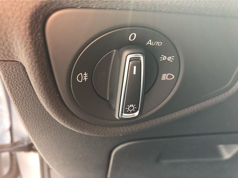 Volkswagen Touran People 1,5 TSI 110 kW EVO2 7DS - fotka 22 z 30
