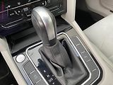 Volkswagen Passat (2022) 2.0 TDI, ČR, Elegance, DSG - náhled 17