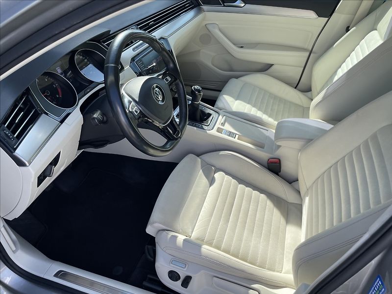 Volkswagen Passat 2,0 TDI 110KW 4X4 ČR. - fotka 14 z 22