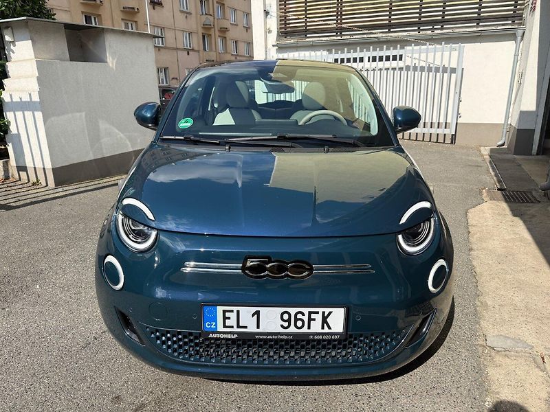 Fiat 500e (2022) La Prima by Bocelli 118 HP - fotka 3 z 27