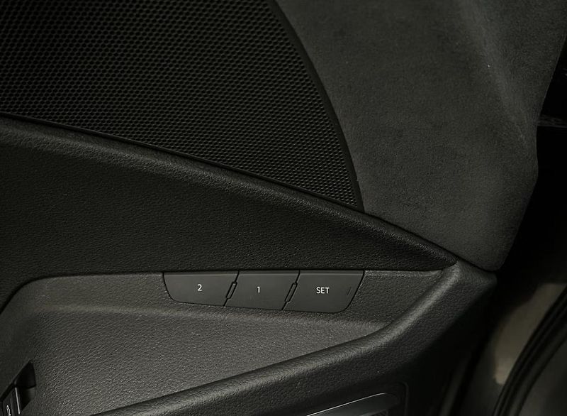 Audi Q8 e-tron 55 Q 360k Matrix Vzduch Pano - fotka 11 z 35
