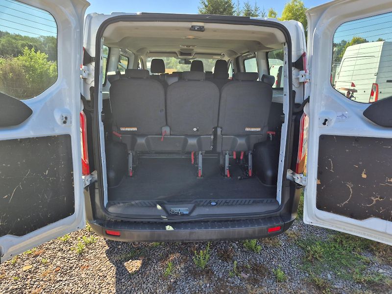 Ford Transit Custom (2014) 2.2 Tdci 9 míst DPH  - fotka 20 z 22