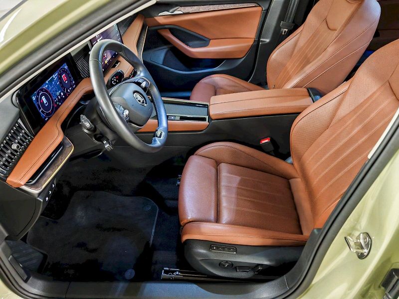 Škoda Superb (2024) Combi 2.0 TDI 110 kW DSG L&K - fotka 25 z 36