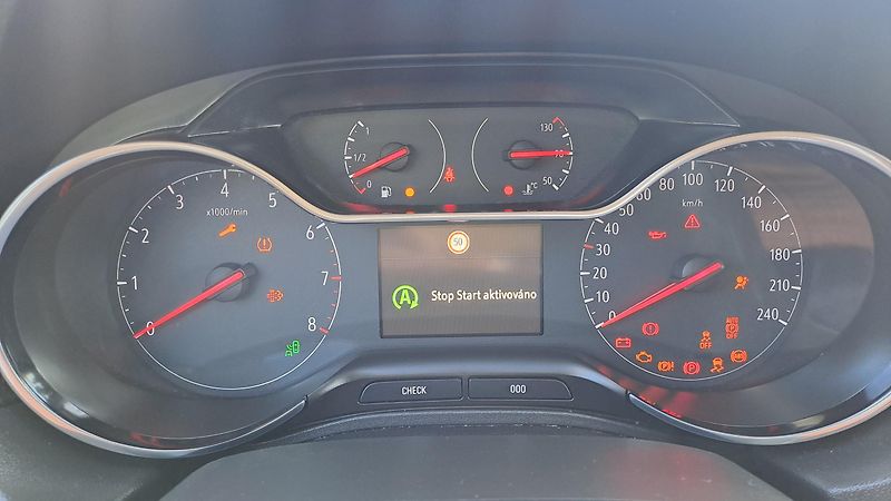 Opel Grandland X 1.2 Turbo S&S NAVI - fotka 22 z 26