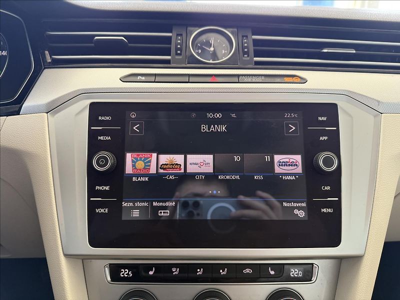 Volkswagen Passat 2,0   TDI 110kW,SERVISNÍ KNÍŽK - fotka 17 z 30