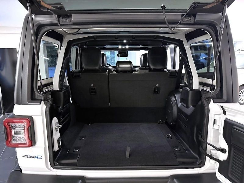 Jeep Wrangler (2022) Unlimited 2.0T 4xe PHEV AT8 Ru - fotka 22 z 22