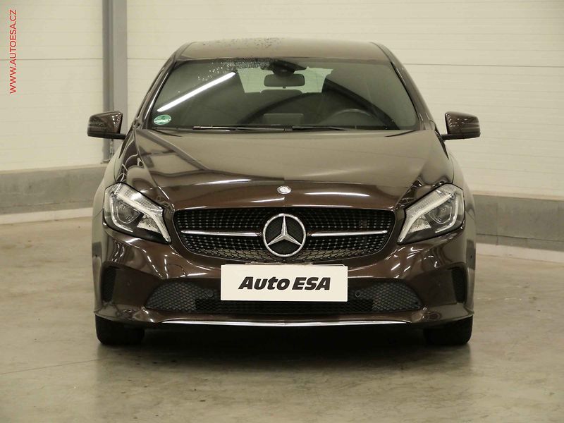 Mercedes-Benz Třídy A (2016) 1.6i, ČR, AT, bixen, autoAC - fotka 2 z 20