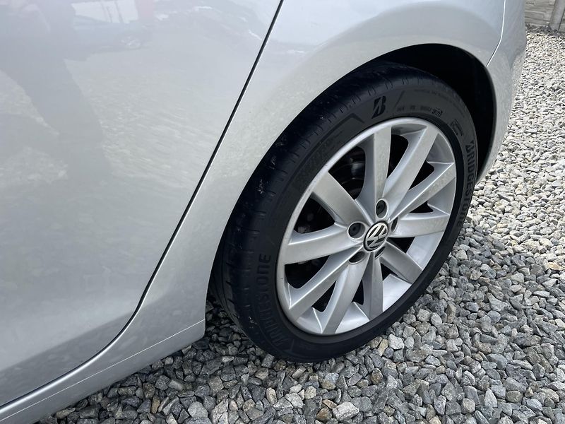 Volkswagen Golf 1.6TDi 105PS  6 HIGHLINE TOP!! - fotka 33 z 176