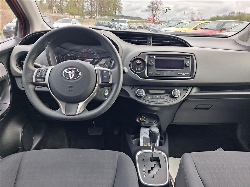 Toyota Yaris 1,5 Hybrid, ČR - fotka 10 z 13