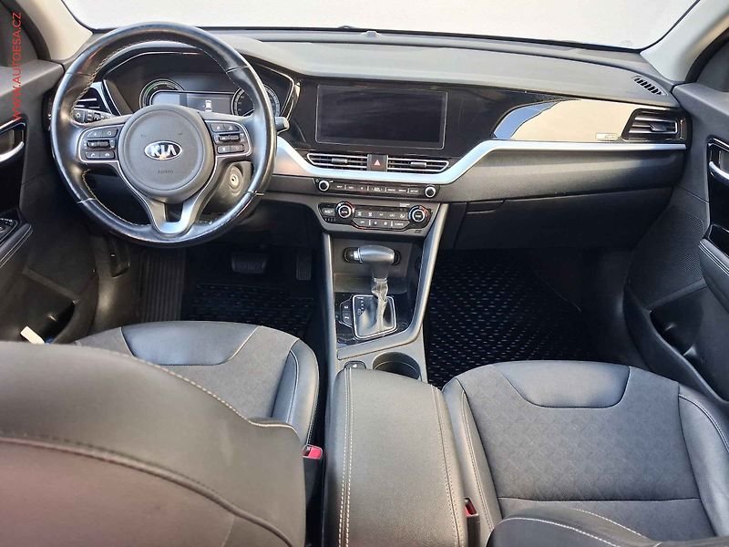 Kia Niro (2021) 1.6 GDi, 1.maj,ČR, Exclusive - fotka 8 z 18