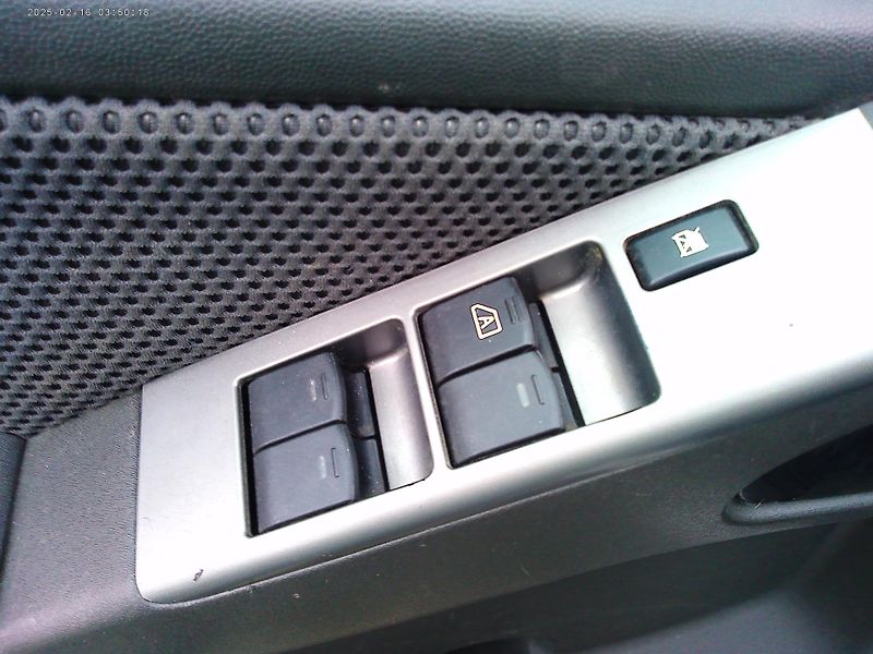 Nissan Navara 2.5 DCi, 126 kW,klima,nová STK - fotka 11 z 20