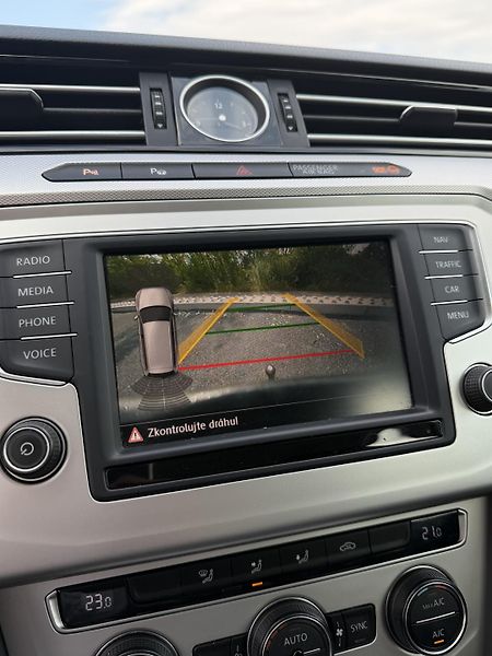 Volkswagen Passat (2015) 1. Majitel, Dovoz, Tažné - fotka 17 z 25