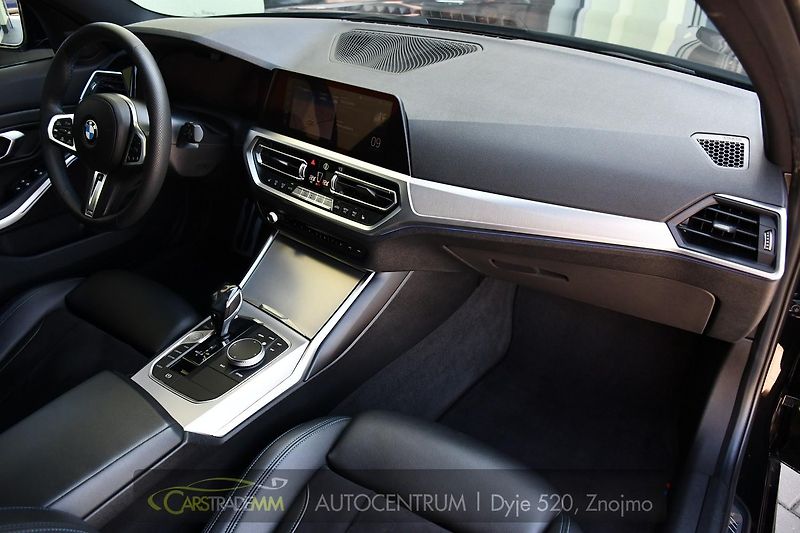 BMW Řada 3 320d xDrive M-SPORT  - fotka 13 z 56