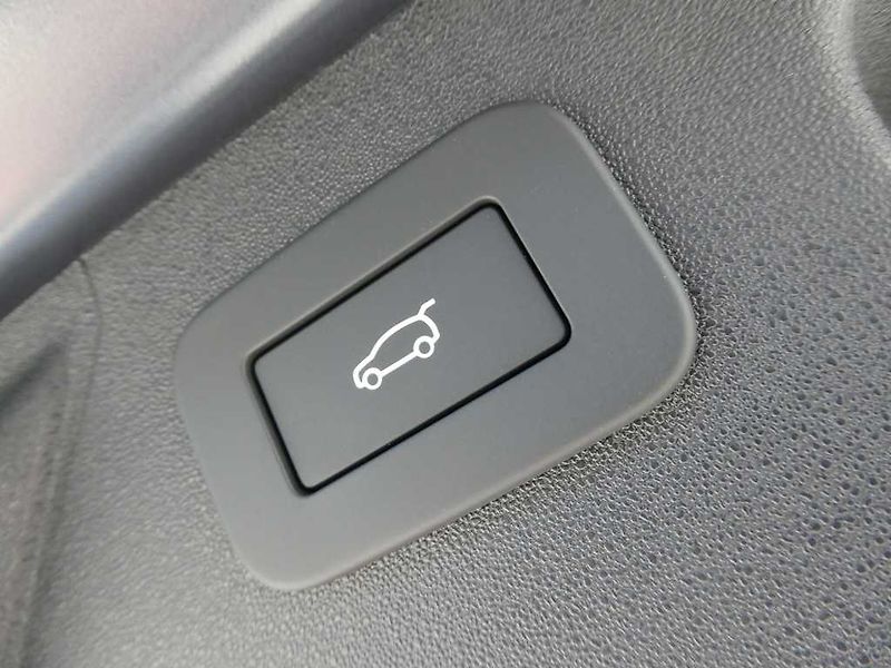 Land Rover Discovery Sport 1,5 Dynamic SE P270e - fotka 30 z 34