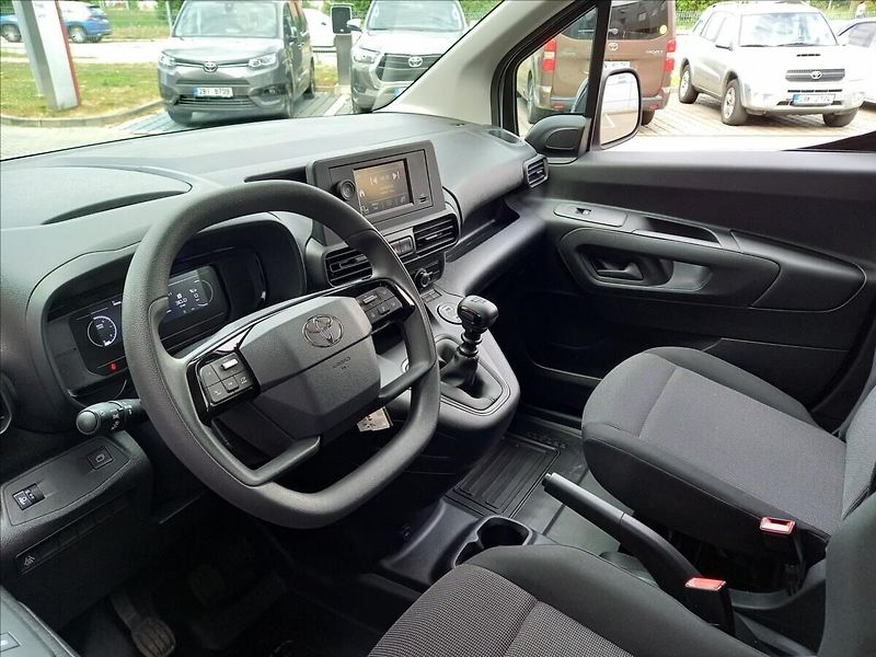Toyota ProAce City 1,5 Crew Cab L2 5S 1,5D 130k M - fotka 7 z 16