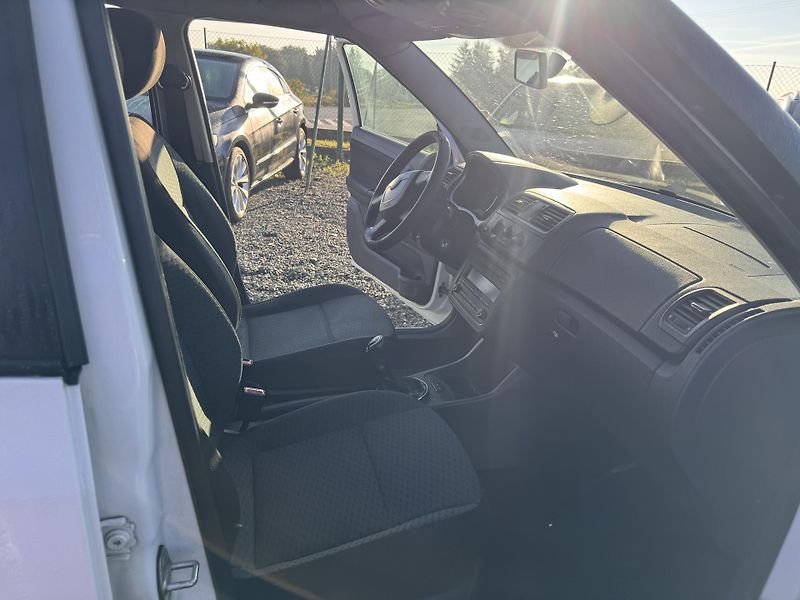 Škoda Fabia II 1.2 HTP, 44 kW - fotka 17 z 18