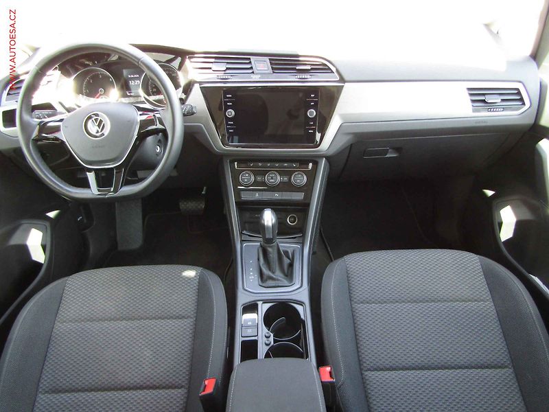 Volkswagen Touran (2022) 2.0 TDi, Comfortline, DSG - fotka 8 z 20