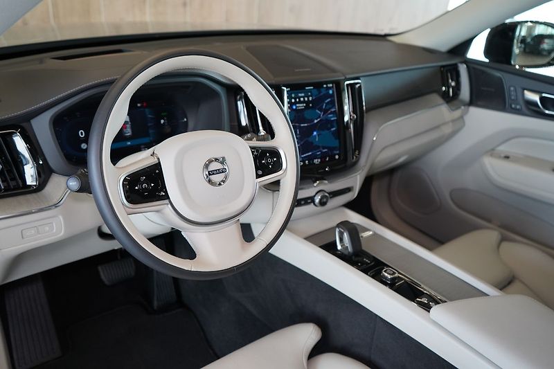 Volvo XC60 T8 Ultra Dark PHEV, Pano, 360° - fotka 16 z 48