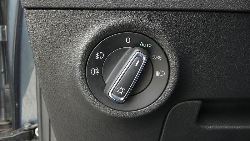 Škoda Karoq 2.0 TDI 110 kW Style 4x4 DSG - fotka 10 z 24