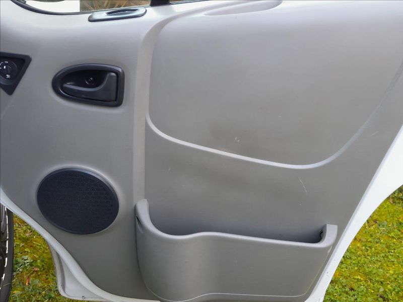 Opel Vivaro 2.0 CDTI  9.MÍST - fotka 28 z 44