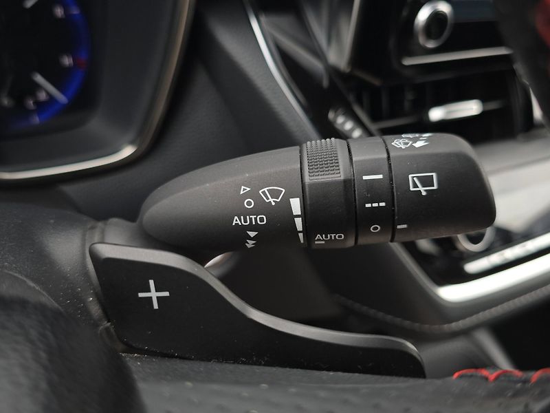 Toyota Corolla (2020) GR Sport 2.0 HEV A/T 131kw, se - fotka 14 z 27