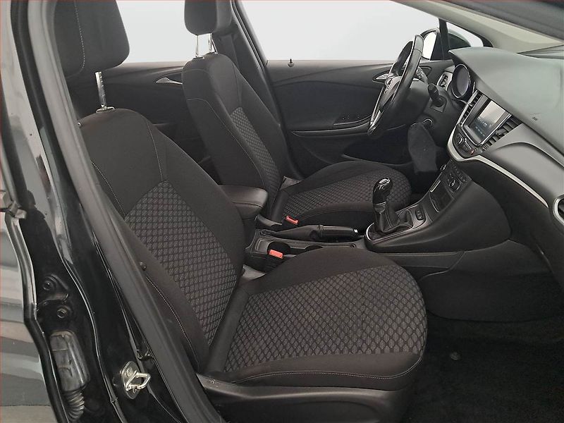 Opel Astra (2019) 1.6 CDTI, Tempomat - fotka 9 z 14
