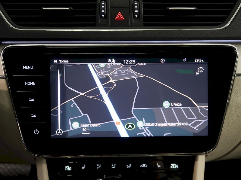 Škoda Superb (2022) LAURIN&KLEMENT 2.0TSI 140KW DS - fotka 31 z 49