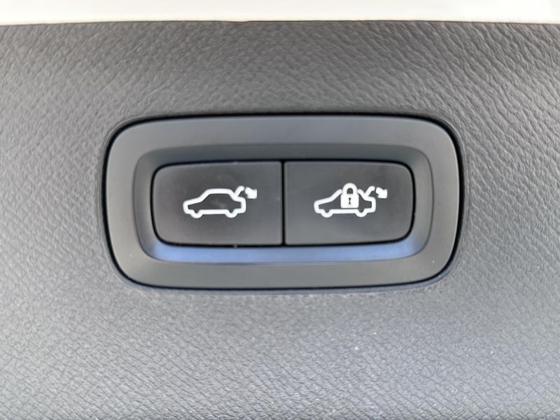 Volvo XC90 D5 AWD Inscription Polestar - fotka 28 z 29