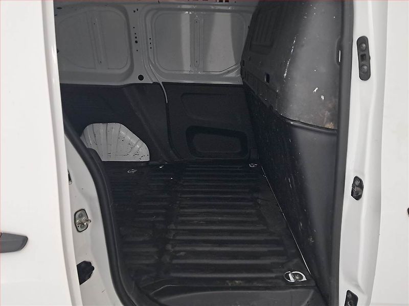 Opel Combo (2020) 1.5 CDTI, ČR, 1Maj - fotka 13 z 13
