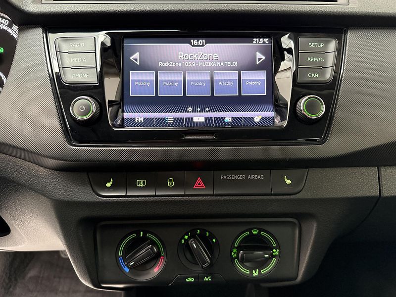 Škoda Fabia 1.0 TSI 70kW Black Combi Tour - fotka 7 z 12