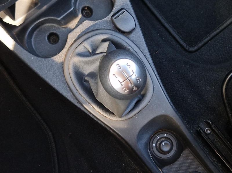 Dacia Duster 1,6 i 84kW AC NOSIČ HEZKÝNÁJ. - fotka 25 z 27
