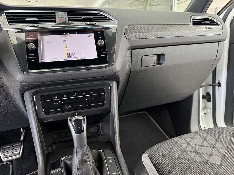 Volkswagen Tiguan 1,5TSI DSG*R-LINE*REZERVACE! - fotka 18 z 32