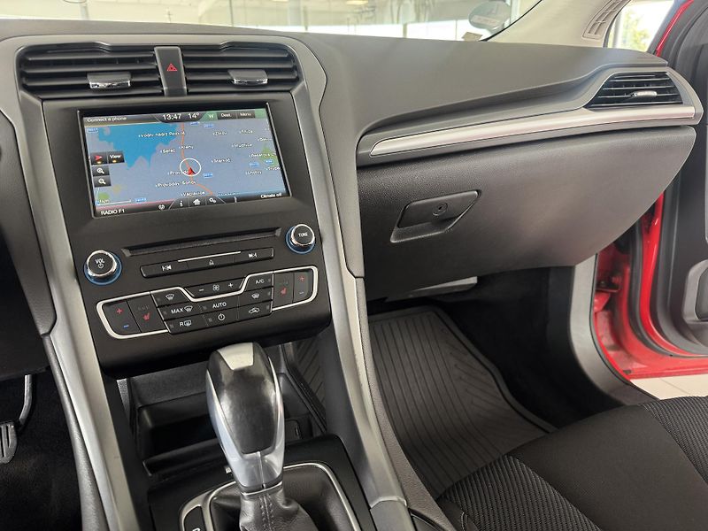 Ford Mondeo 2,0TDCi AUT*Titanium*Tažné - fotka 18 z 33