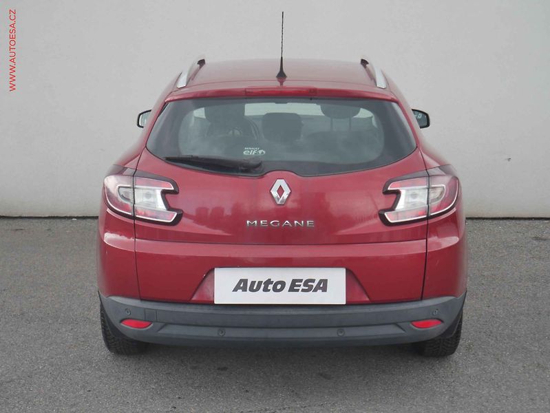 Renault Mégane (2010) 1.6i, ČR, autoAC, temp - fotka 5 z 15