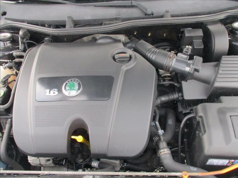 Škoda Octavia 1,6 MPI, digi klima, 1.maj, - fotka 16 z 18