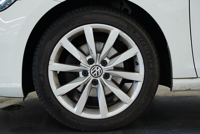 Volkswagen Golf - fotka 10 z 29