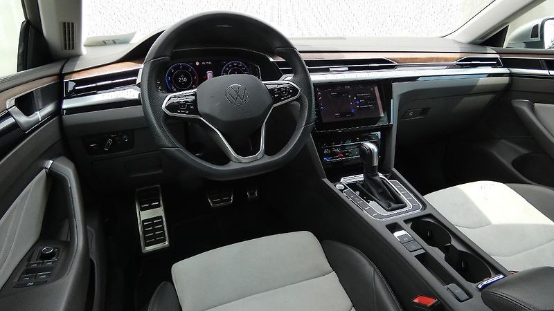 Volkswagen Arteon Shooting Brake 2.0 TDI DSG Ele - fotka 5 z 25