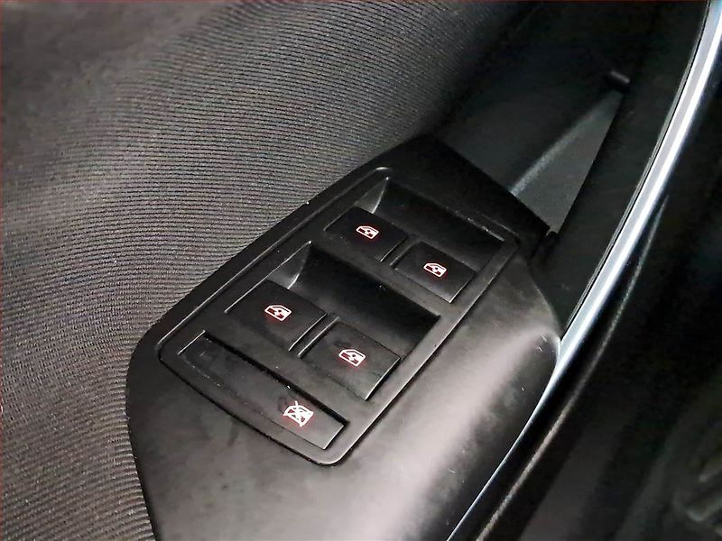 Opel Insignia (2010) 2.0 CDTI, po STK, Tažné - fotka 17 z 17