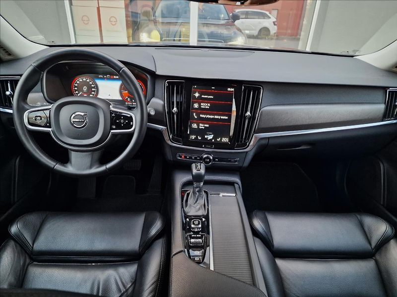 Volvo V90 D4 AWD Cross Country,ČR,1.Maj - fotka 24 z 50