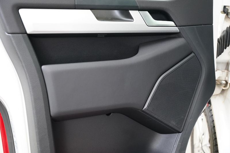 Volkswagen Caravelle - fotka 12 z 29