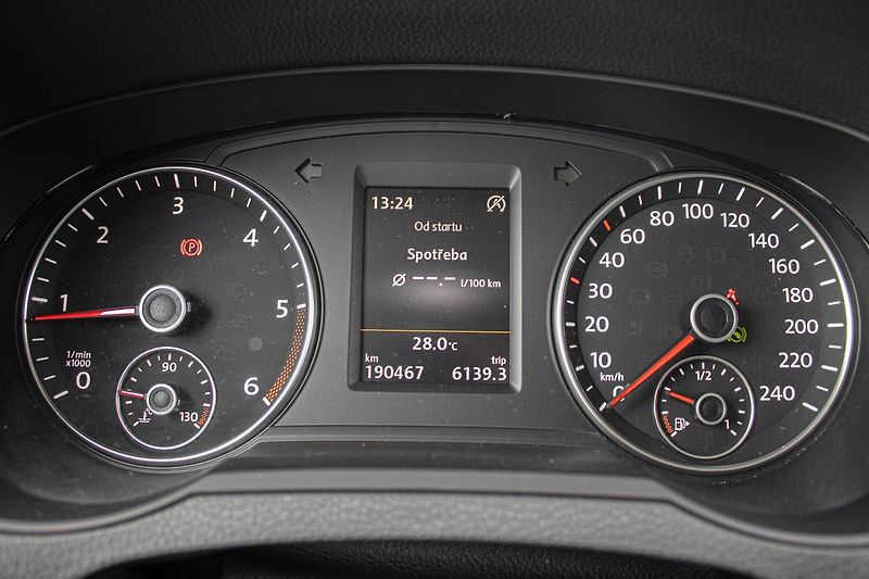 Volkswagen Sharan Highline - fotka 15 z 26