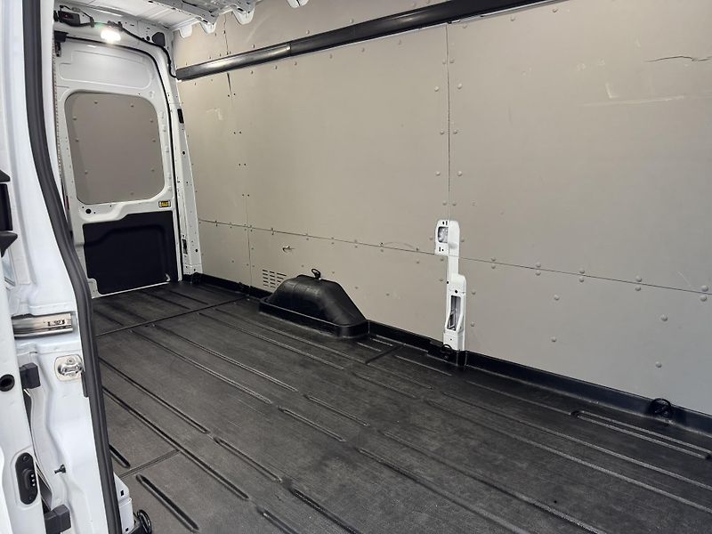 Ford Transit (2022) 350 Trend L4 2.0 ČR 1MAJITEL - fotka 34 z 45