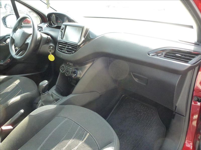 Peugeot 208 1,4 VTi Access 95k MAN5  Lucif - fotka 25 z 44
