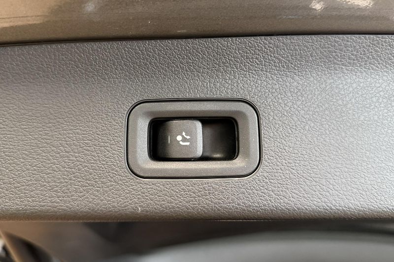 Mercedes-Benz GLS (2019) GLS 400d 4Matic AMG Line - fotka 30 z 111